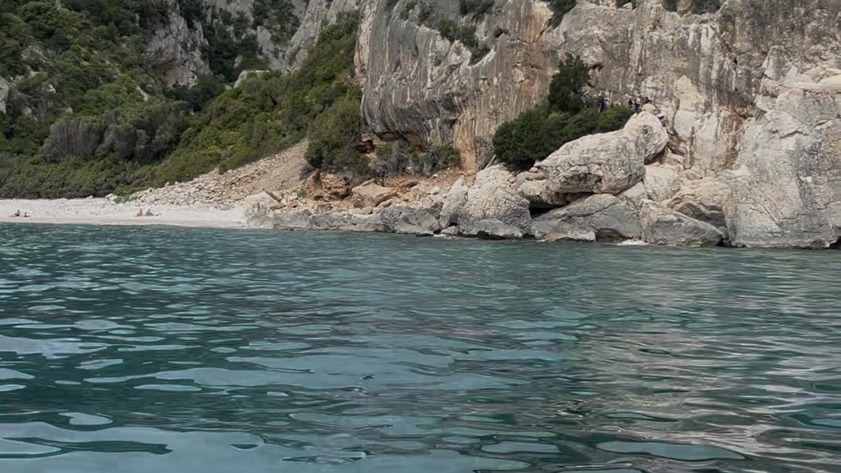 Sardenha com crianças: a ilha italiana que conquista famílias em 2026